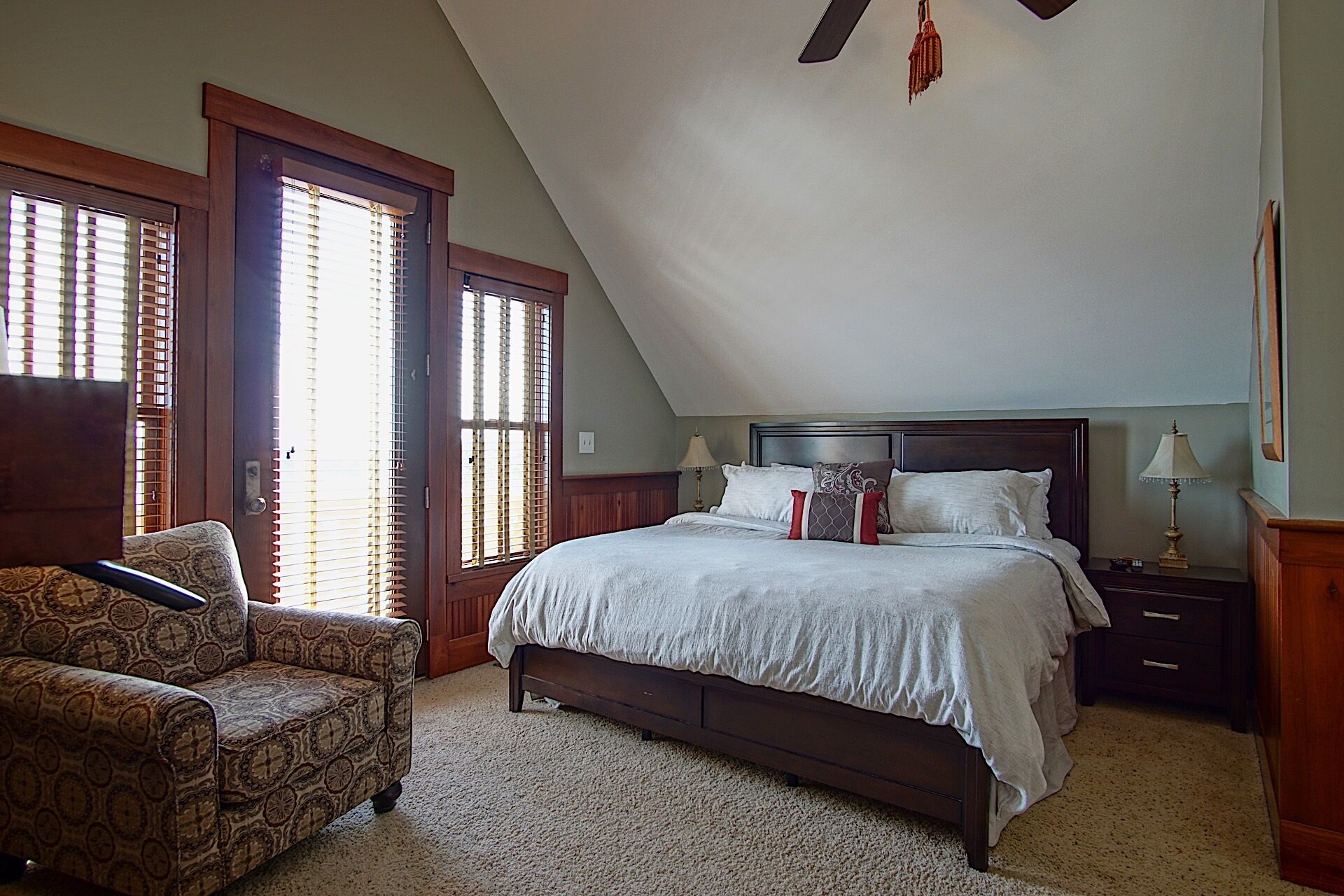 4 soverom, wi-fi (inkludert) og sengetøy