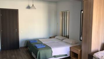 1 chambre, fer et planche Ă repasser, Wi-Fi gratuit, draps fournis