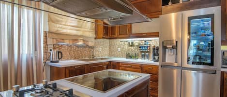 Villa, 3 Bedrooms, Smoking, Private Pool | Private kitchen