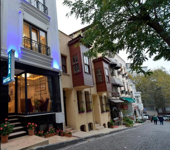 Exterior - Lika Hotel - Beautiful Standard Double or Twin Room in Center Istanbul (Istanbul)