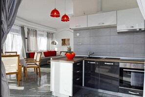 Apartment, 1 Bedroom, Private Pool, Ocean View | Interior