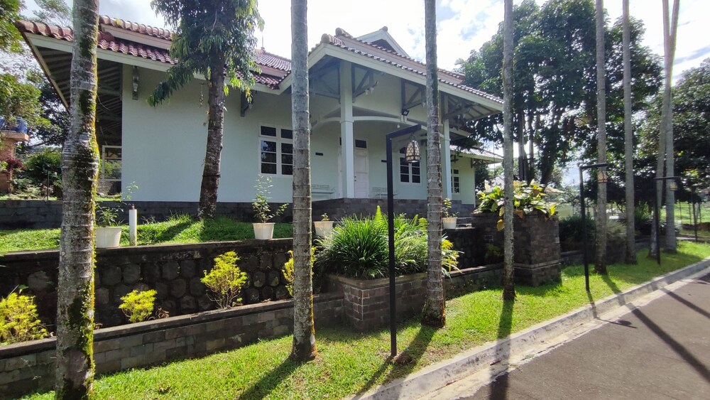 Villa Mount Bunder image