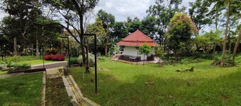 Villa Rose Gunung Bunder by Ruang Nyaman
