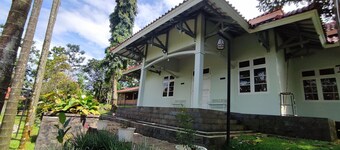 Villa Rose Gunung Bunder by Ruang Nyaman