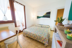 2 多间卧室、熨斗/熨衣板、WiFi、床单