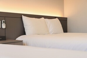 Family Suite | Premium bedding, desk, blackout drapes, WiFi (free)