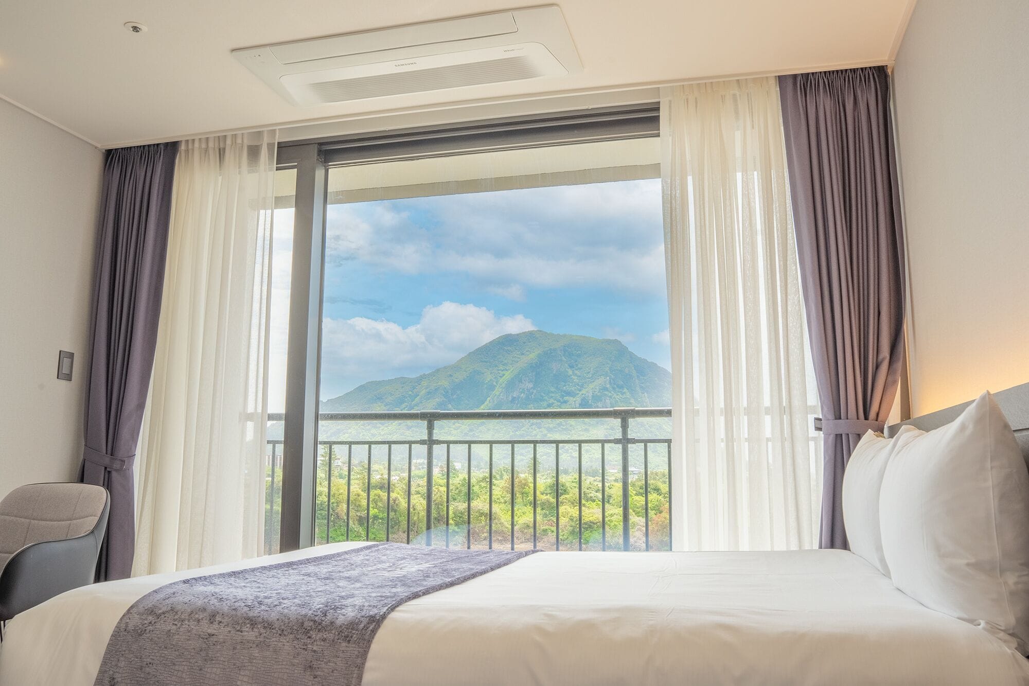 Deluxe Twin Room, 2 Bedrooms, Balcony | Premium bedding, desk, blackout drapes, free WiFi