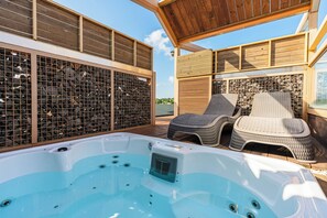 Bathtub spa outdoor