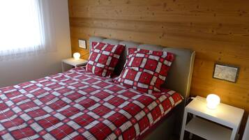 Apartment, 1 Bedroom, Smoking, Balcony | 2 bilik tidur