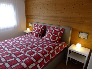 2 bedrooms - Elfe Apartments Studio for 2 Adults, Balcony With Lake and Mountain View (Emmetten)