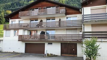 Apartment, 1 Bedroom, Smoking, Balcony | Front of property