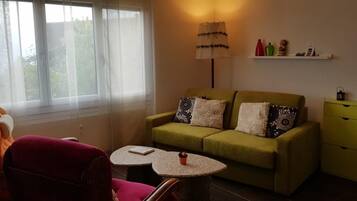 Apartment, 1 Bedroom, Patio | Living area