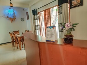 Lobby - White House Ratnapura - A charming Hotel (Ratnapura)