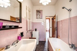 Appartement, 2 chambres | Salle de bain | Shampooing