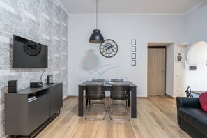 Appart'hôtel, 2 chambres | Bar lounge
