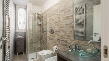 Condo, 2 Bedrooms | Bathroom amenities | Soap
