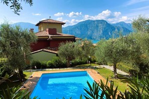 Pool - ULIVES Beth's House (Brenzone sul Garda)