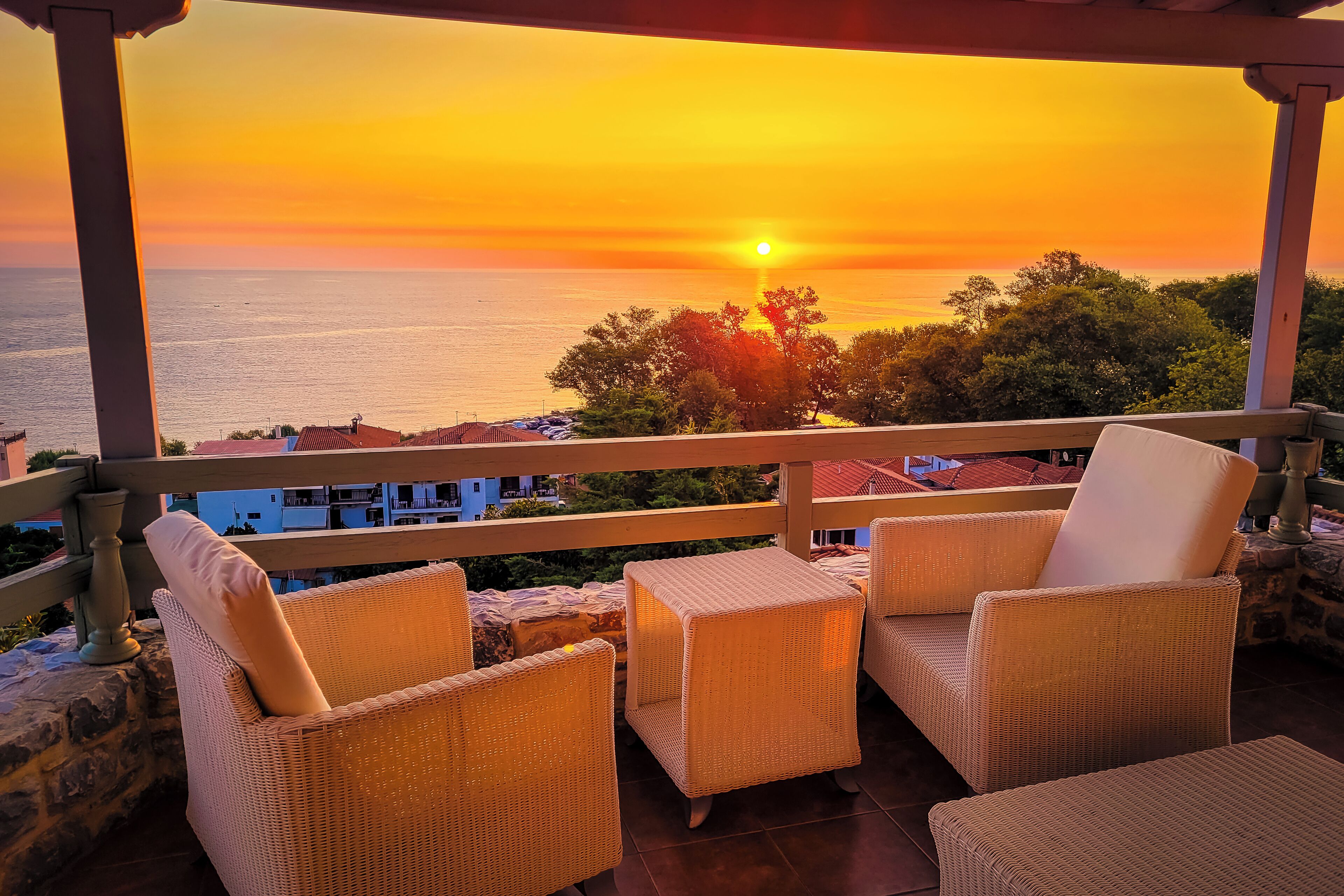 House, 4 Bedrooms, Smoking, Balcony | Living room