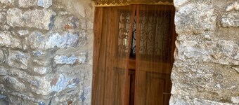 Cave House Lagada Mani