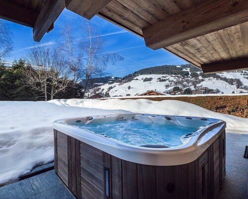 Chalet Relax Molveno Immersed in a Natural Oasis Near Trails