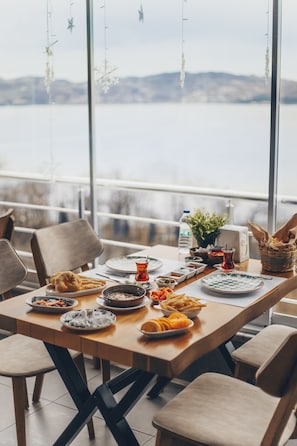 Free daily local cuisine breakfast - Sapanca View Hotel (Sapanca)
