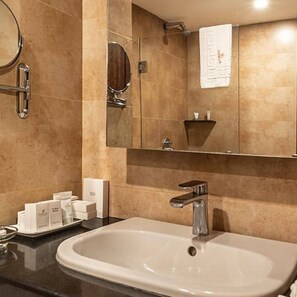 Zimmer, 1 Schlafzimmer, barrierefrei, Raucher | Badezimmer