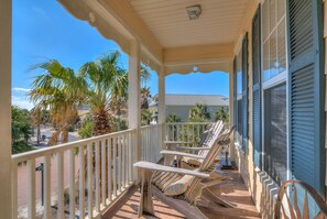 Property grounds - Lite House II at Martinique - Golf Cart Included - Just steps to the beach (Fort Morgan)