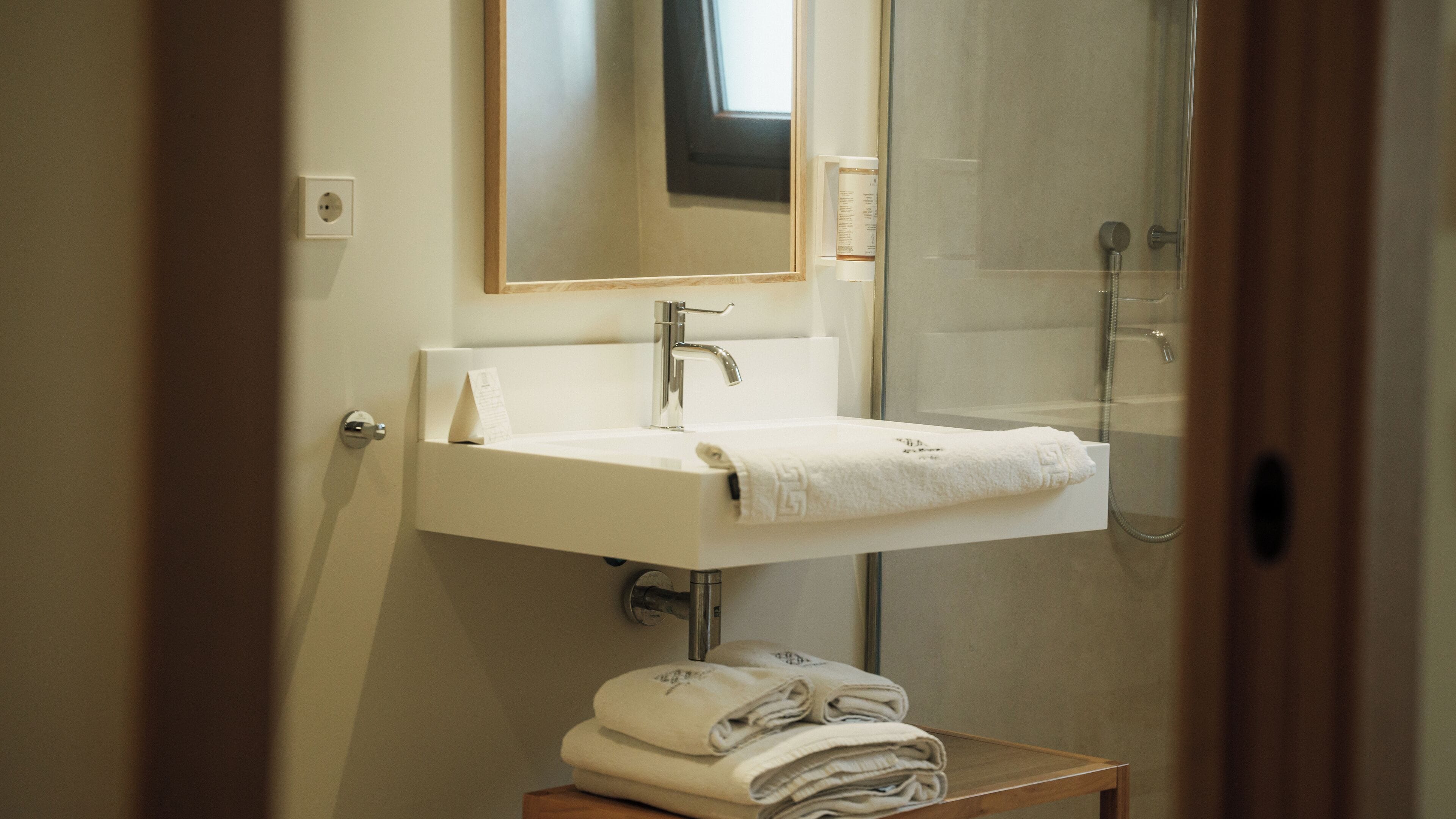 comfort double room | bathroom | hair dryer, towels, soap, shampoo
