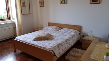 apartman, 2 hálószobával, dohányzó, erkély | 2 hálószoba és vasaló/vasalódeszka