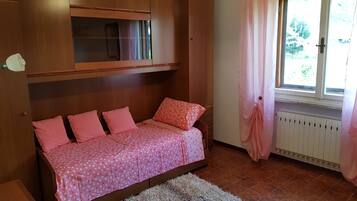2 bedrooms, iron/ironing board