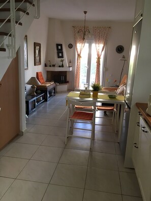Apartment, 3 Bedrooms, Accessible, Balcony | Living room