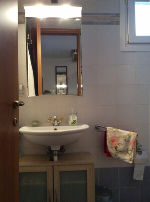 Apartamento, 3 habitaciones, accesible para personas con discapacidad, balcón | Baño