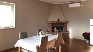 Villa, 2 habitaciones, para fumadores, patio | Comedor