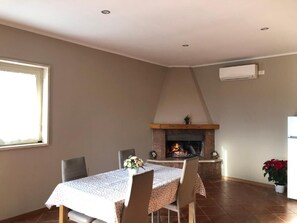 Villa, 2 Bedrooms, Smoking, Patio | Dining room