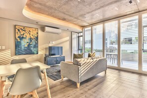 Apartment, 1 Bedroom, Smoking, Balcony | Living area
