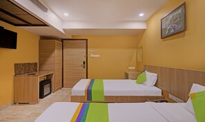 Deluxe Room | Desk, iron/ironing board - Treebo Fourth Avenue (Chennai)