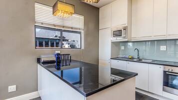 Apartment, 2 Bedrooms, Smoking, Terrace | Interior