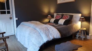 4 Schlafzimmer, Reisekinderbett, kostenloses WLAN, Bettwäsche