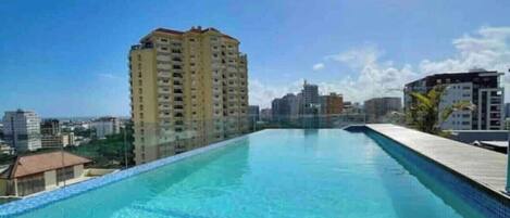 حمّام سباحة خارجي