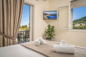 Habitación de lujo | Ropa de cama de alta calidad, caja fuerte, decoración individual