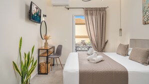 Phòng Deluxe | Bộ đồ giường cao cấp, két bảo mật tại phòng, bàn 
