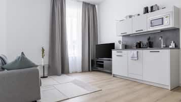 Suite XL with sofa bed | Private kitchen | Fridge, coffee/tea maker, toaster
