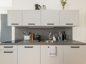 Suite M | Cozinha privada | Geladeira, cafeteira/chaleira