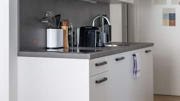 Suite M | Private kitchen | Fridge, coffee/tea maker, toaster