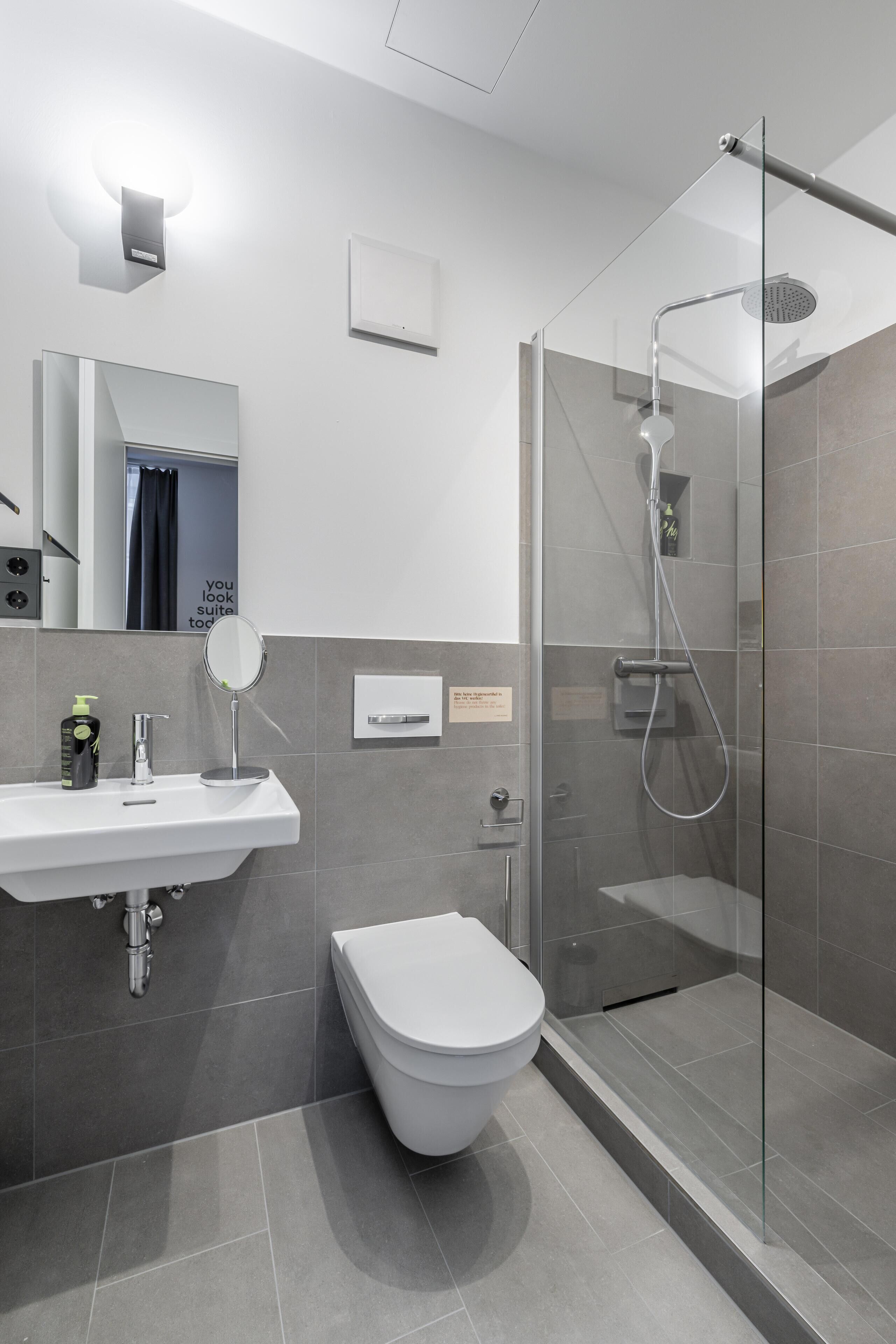 Single Suite | ห้องน้ำ | ของใช้ในห้องน้ำเป็นมิตรต่อสิ่งแวดล้อม, ไดร์เป่าผม, ผ้าเช็ดตัว