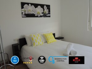 2 bedrooms, iron/ironing board, free WiFi, bed sheets - APARTMENT IN OVIEDO WITH FREE PARKING, WIFI AND NETFLIX BY DELABRA APARTMENTS. (Oviedo)