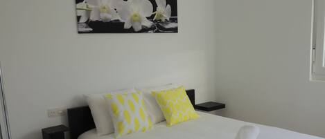 2 bedrooms, iron/ironing board, WiFi (free), bed sheets
