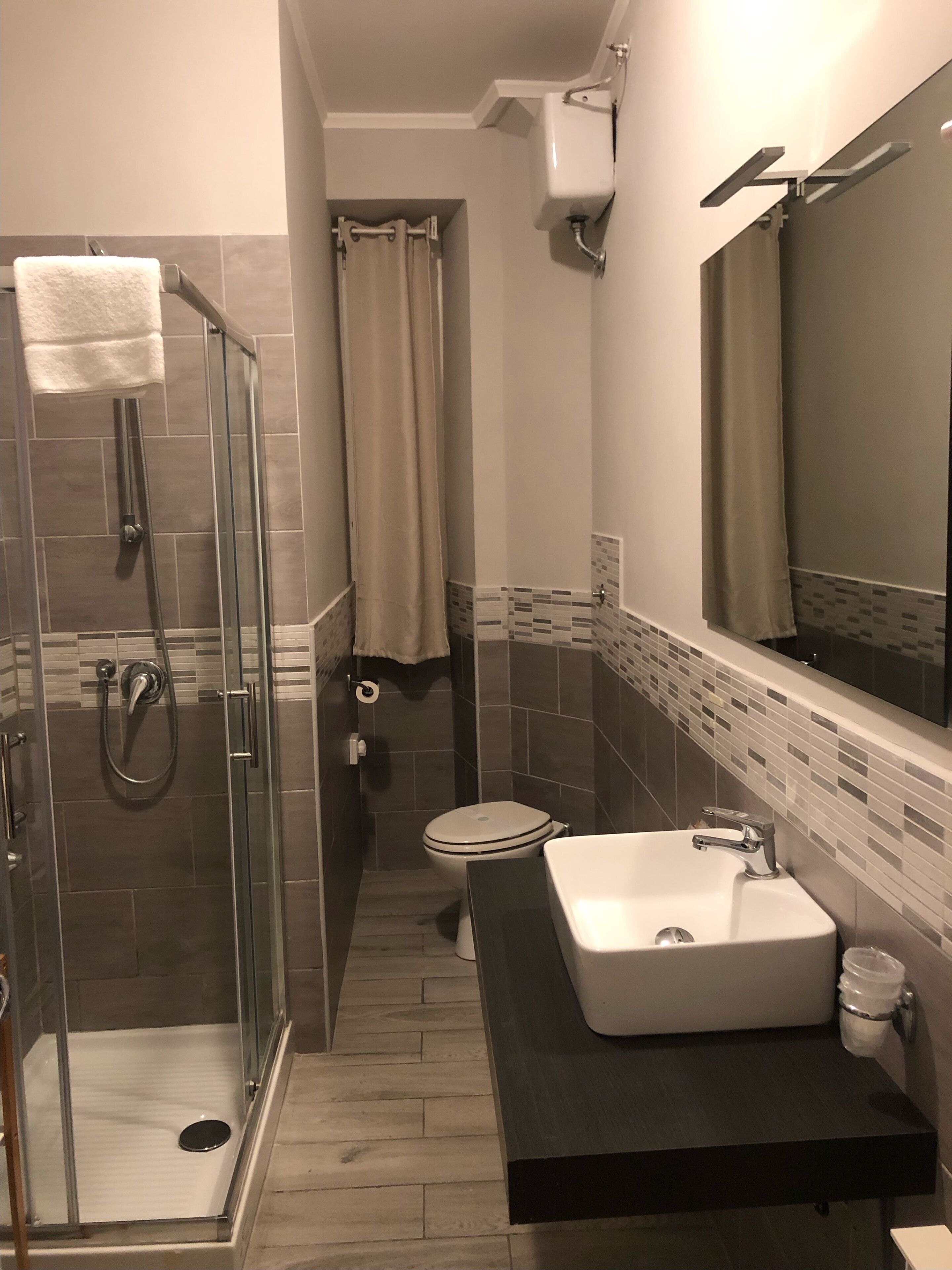 comfort triple room, 3 bedrooms | bathroom | rainfall showerhead, free toiletries, hair dryer, towels