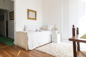 7 Schlafzimmer, Schreibtisch, kostenloses WLAN, Bettwäsche