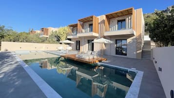 Biệt thự, 4 phòng ngủ, hồ bơi riêng, quang cảnh biển | Két bảo mật tại phòng, trang trí khác biệt